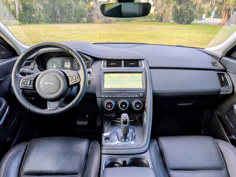 2018 Jaguar E-Pace - Image 13 of 20