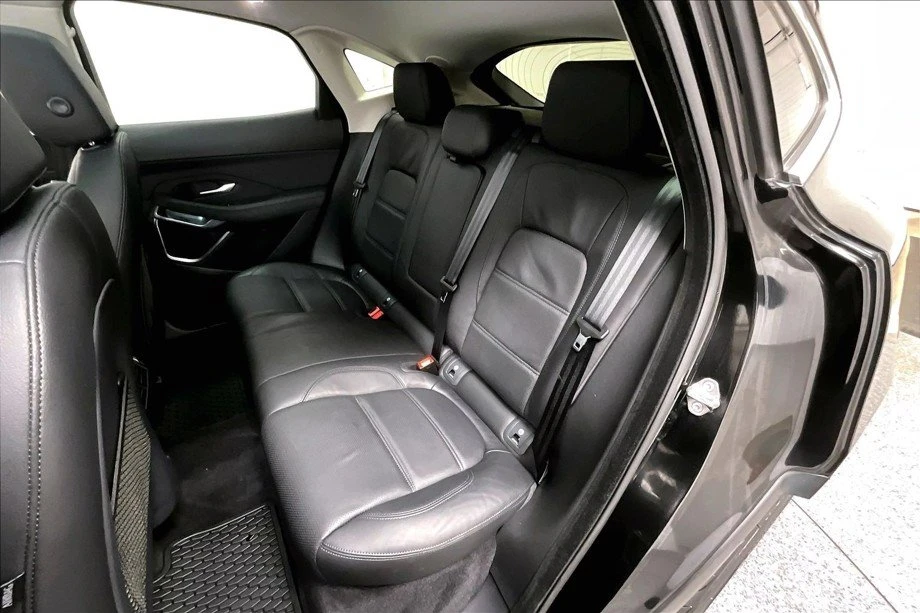 2018 Jaguar E-Pace - Image 9 of 9