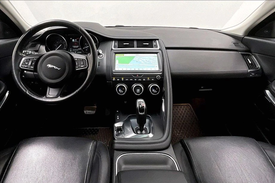 2018 Jaguar E-Pace - Image 8 of 9