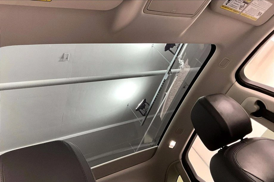 2018 Jaguar E-Pace - Image 7 of 9
