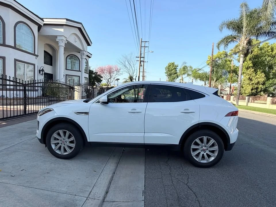 2018 Jaguar E-Pace - Image 7 of 18