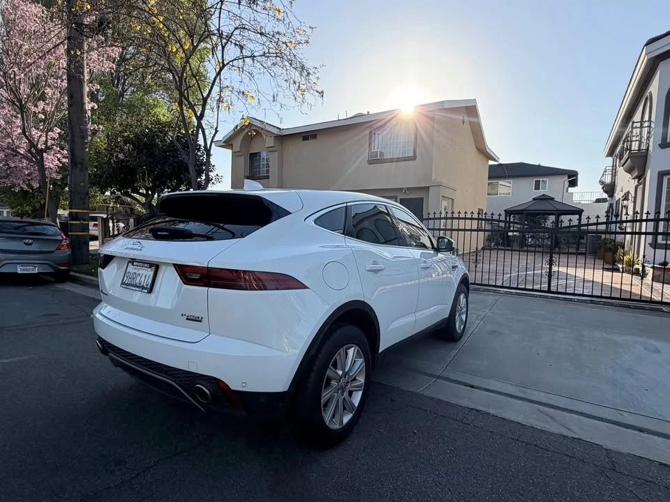 2018 Jaguar E-Pace - Image 3 of 18
