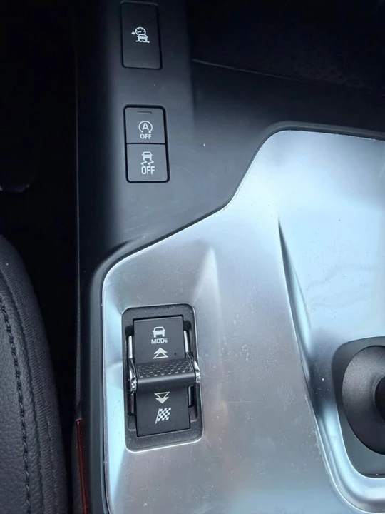 2018 Jaguar E-Pace - Image 18 of 18