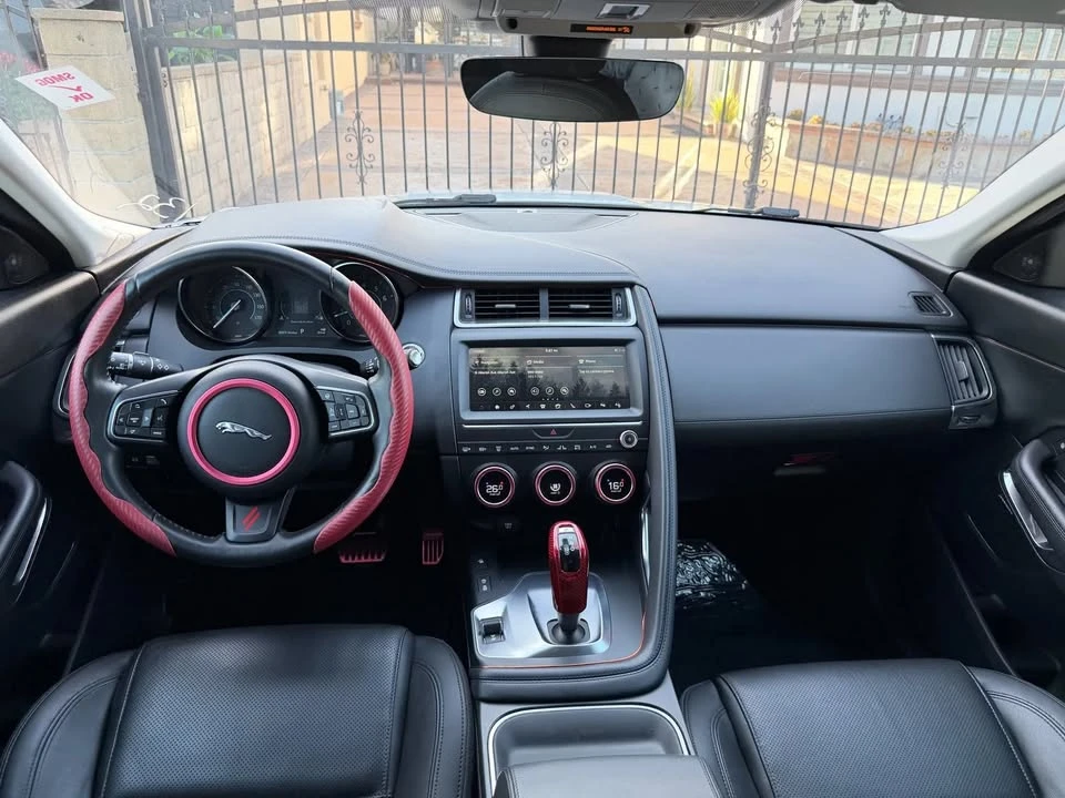 2018 Jaguar E-Pace - Image 9 of 18