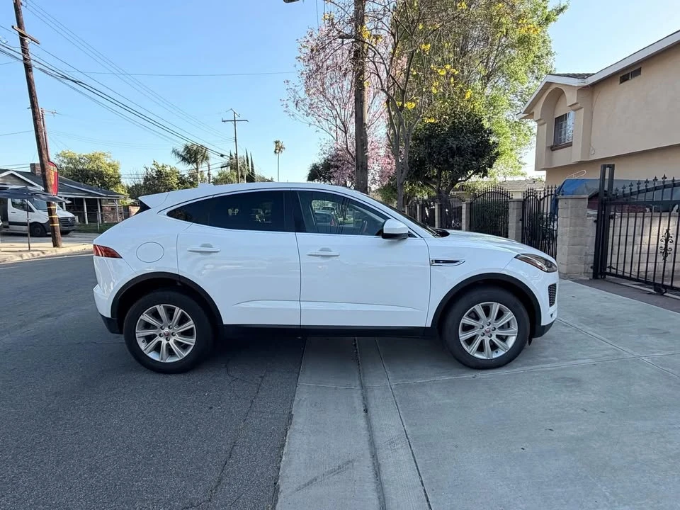 2018 Jaguar E-Pace - Image 4 of 18