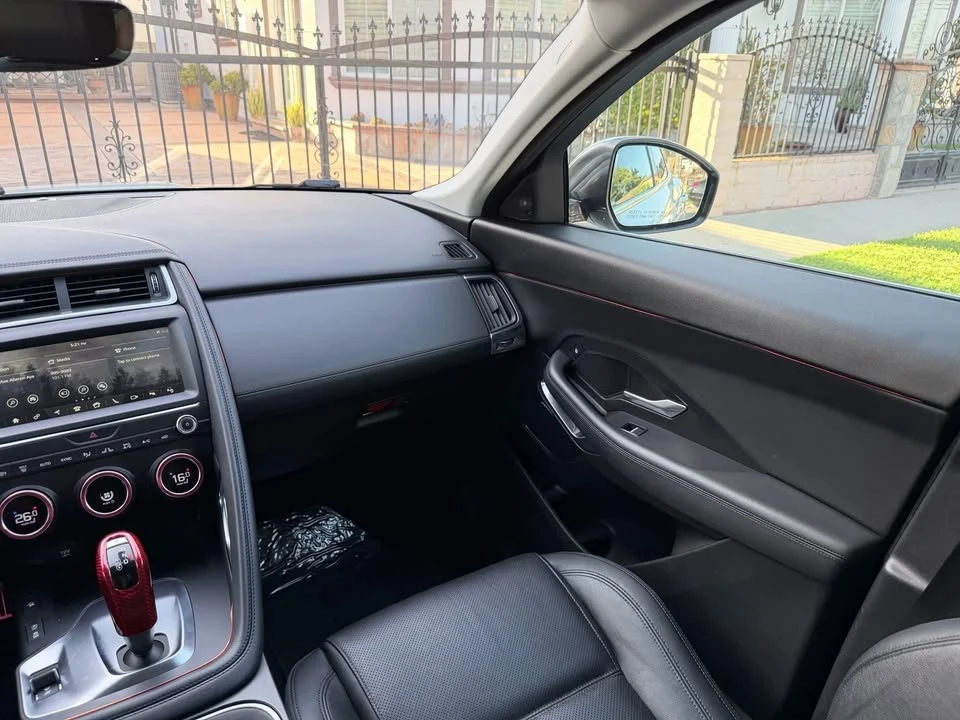 2018 Jaguar E-Pace - Image 10 of 18