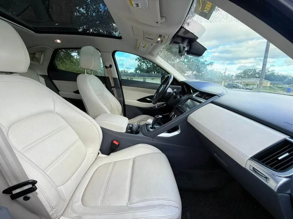 2018 Jaguar E-Pace - Image 17 of 20