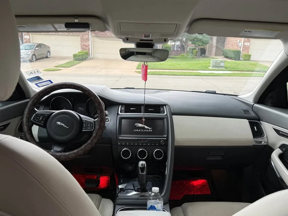 2018 Jaguar E-Pace - Image 13 of 17