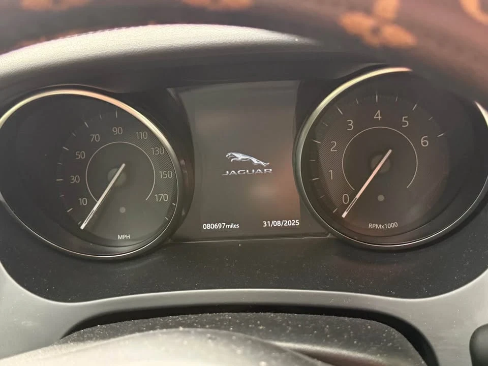 2018 Jaguar E-Pace - Image 12 of 17
