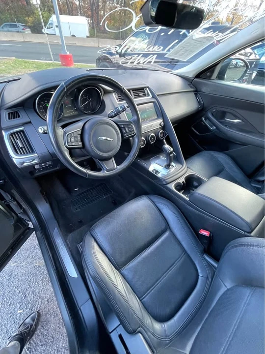 2018 Jaguar E-Pace - Image 8 of 15