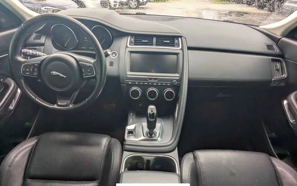 2018 Jaguar E-Pace - Image 8 of 9