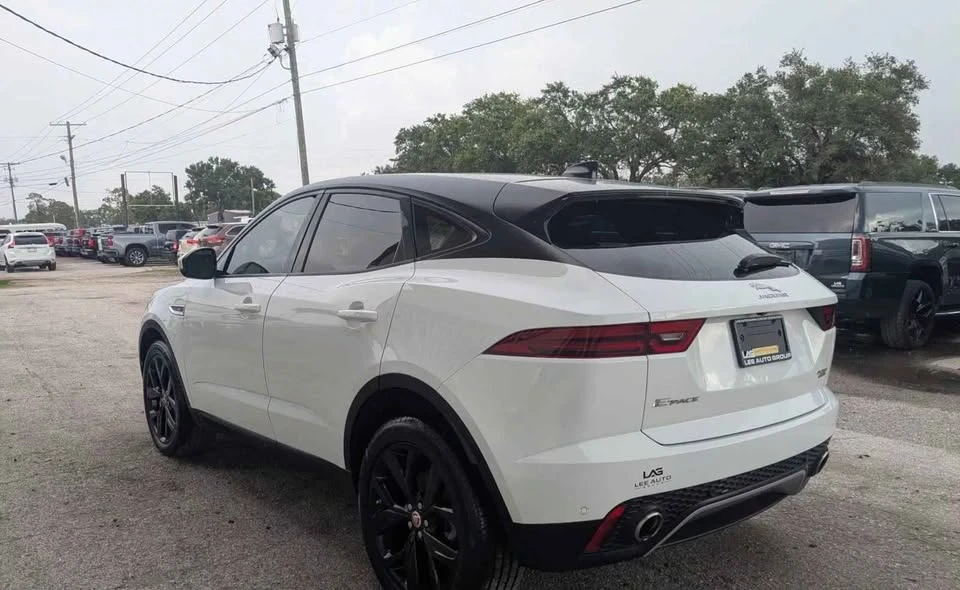 2018 Jaguar E-Pace - Image 3 of 9