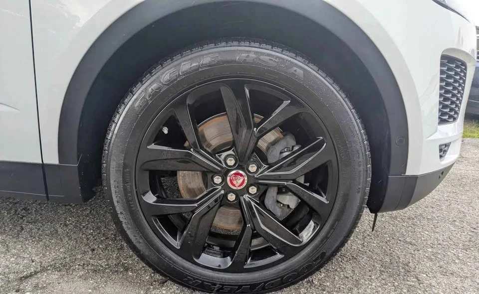 2018 Jaguar E-Pace - Image 6 of 9