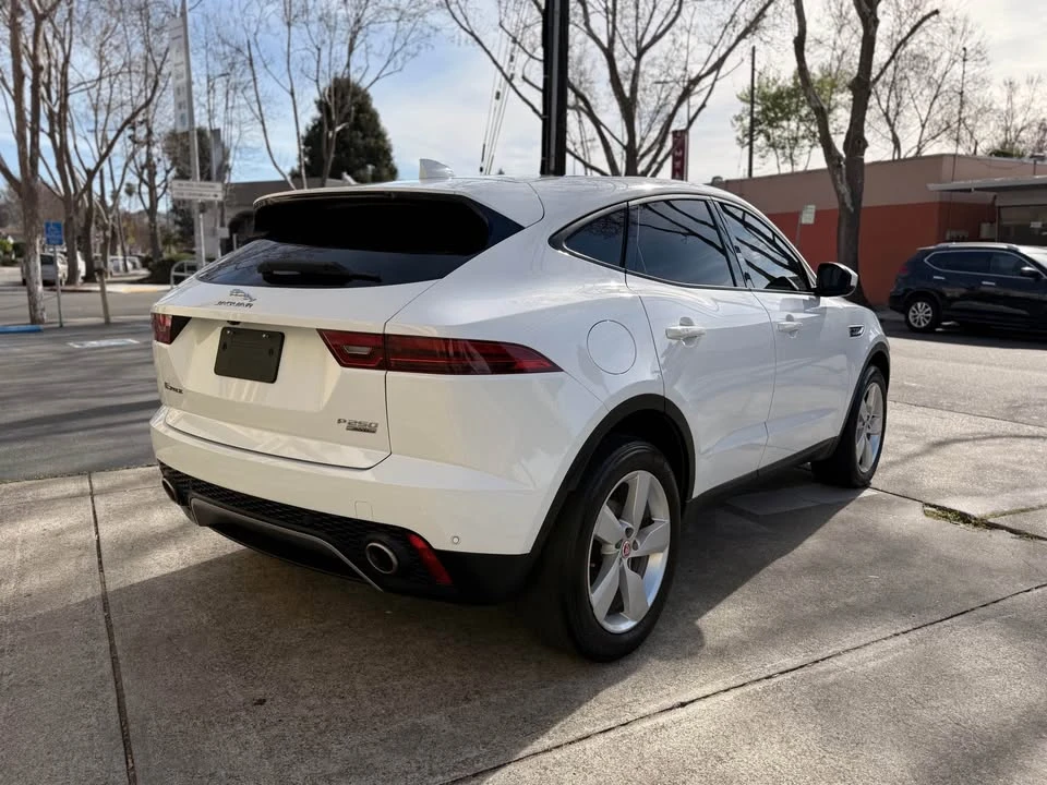 2018 Jaguar E-Pace - Image 7 of 17