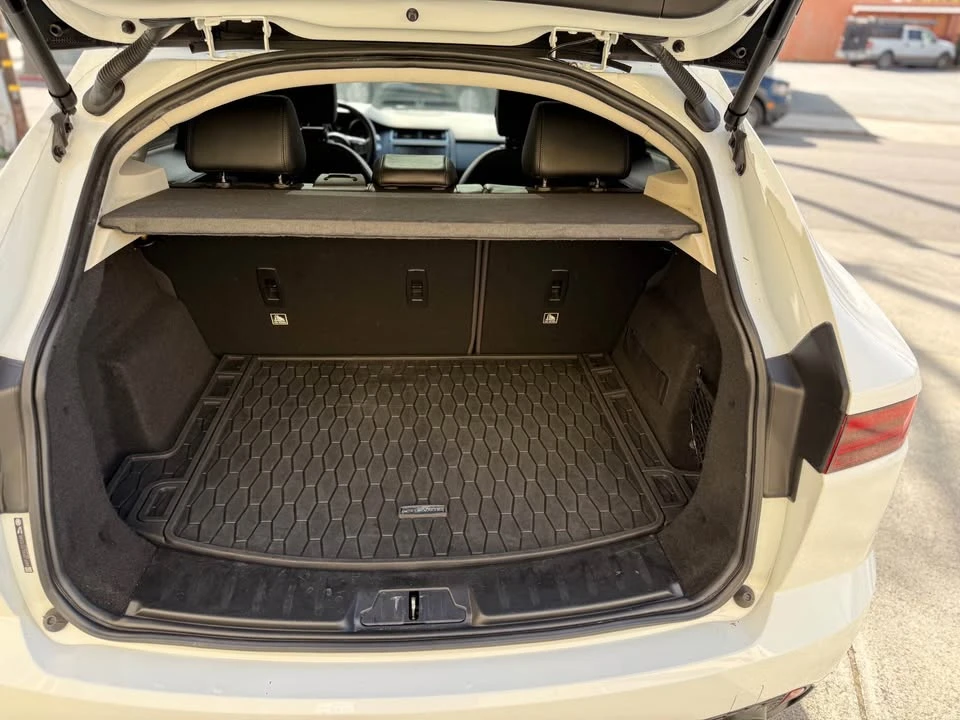 2018 Jaguar E-Pace - Image 16 of 17