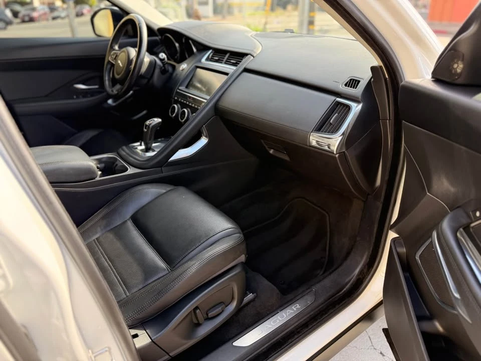 2018 Jaguar E-Pace - Image 14 of 17