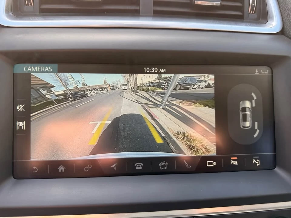 2018 Jaguar E-Pace - Image 13 of 17