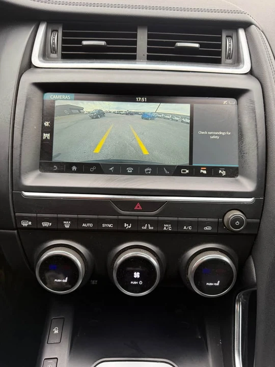 2018 Jaguar E-Pace - Image 15 of 17