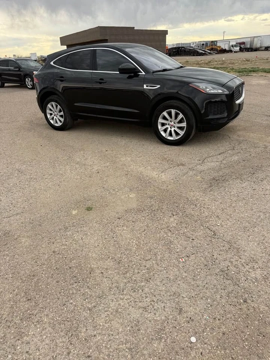 2018 Jaguar E-Pace - Image 3 of 17