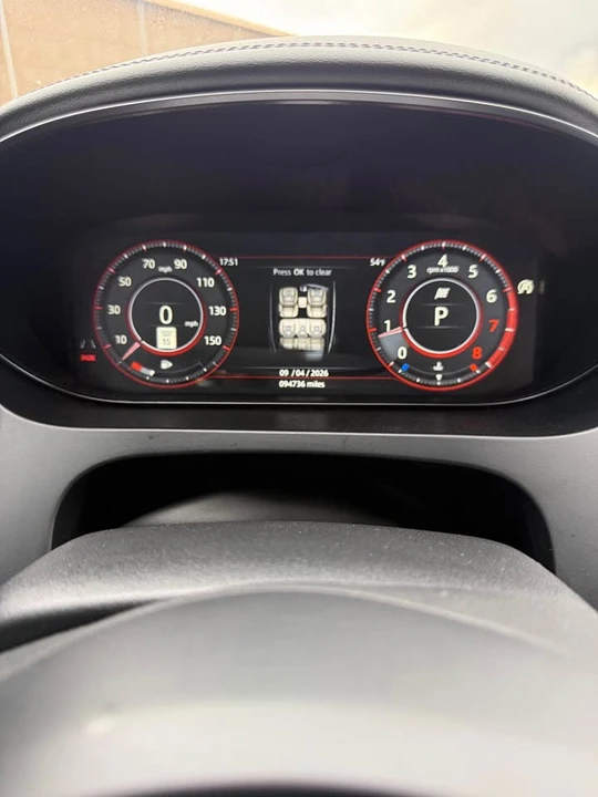 2018 Jaguar E-Pace - Image 17 of 17