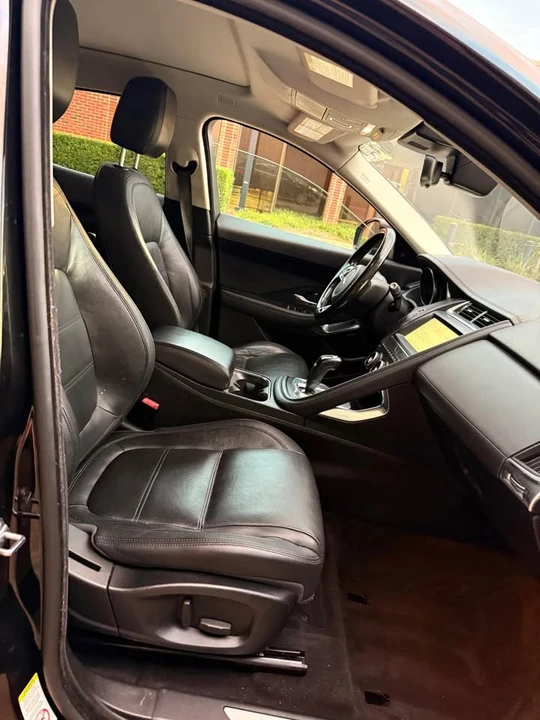 2018 Jaguar E-Pace - Image 10 of 19