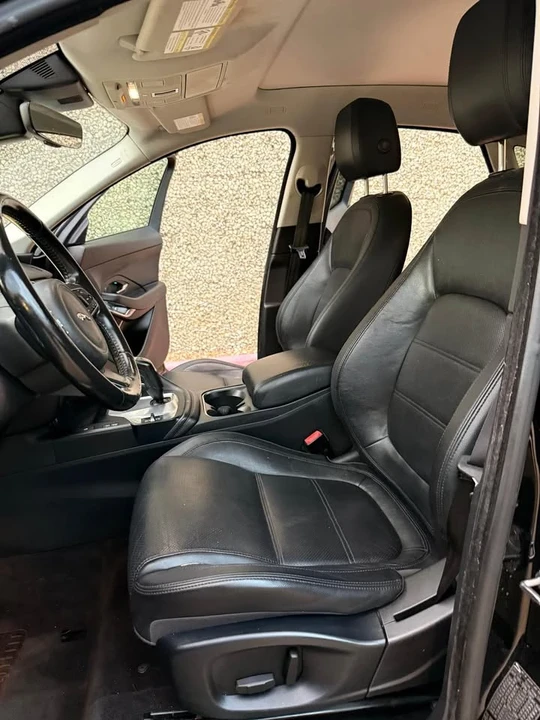 2018 Jaguar E-Pace - Image 16 of 20