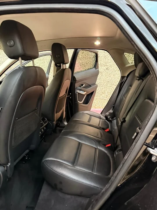 2018 Jaguar E-Pace - Image 11 of 20