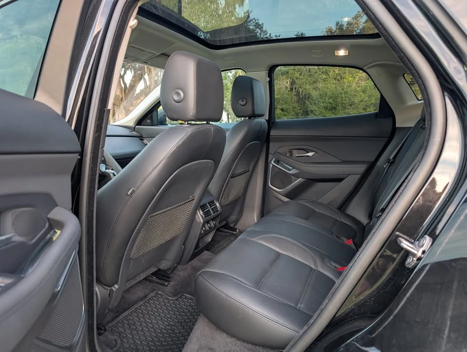 2018 Jaguar E-Pace - Image 11 of 20