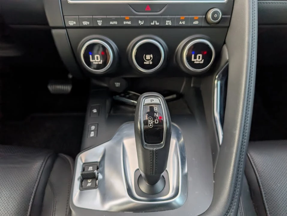 2018 Jaguar E-Pace - Image 14 of 20