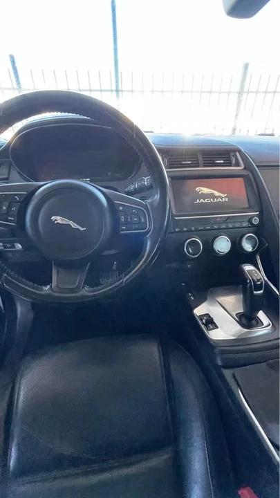 2018 Jaguar E-Pace - Image 9 of 9