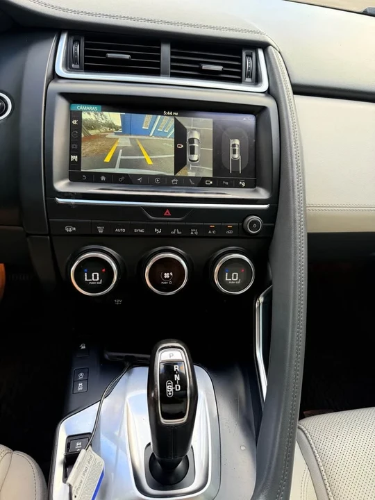 2018 Jaguar E-Pace - Image 10 of 18