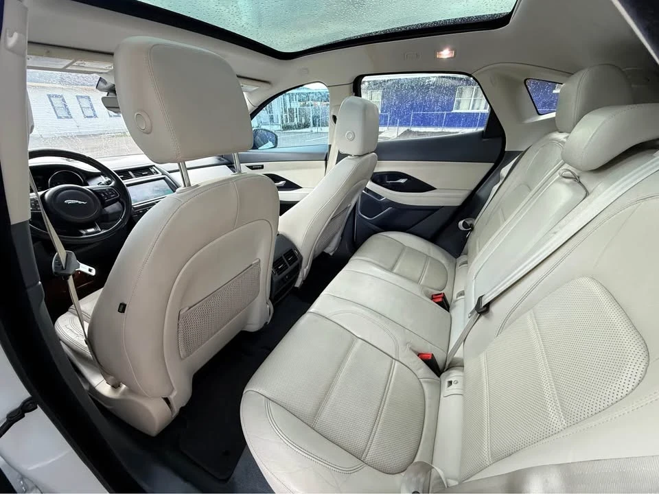 2018 Jaguar E-Pace - Image 11 of 18