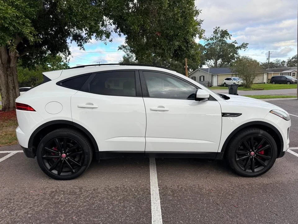 2018 Jaguar E-Pace - Image 18 of 18