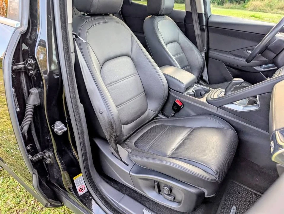 2018 Jaguar E-Pace - Image 12 of 20