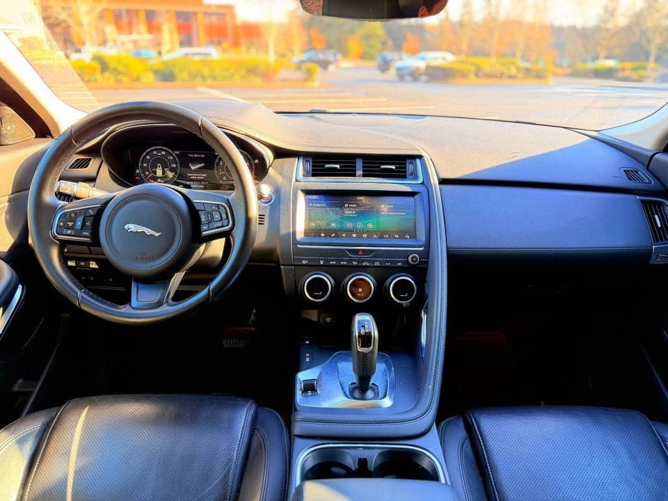2018 Jaguar E-Pace - Image 11 of 14