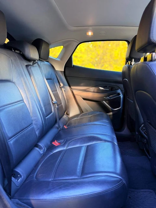 2018 Jaguar E-Pace - Image 10 of 14