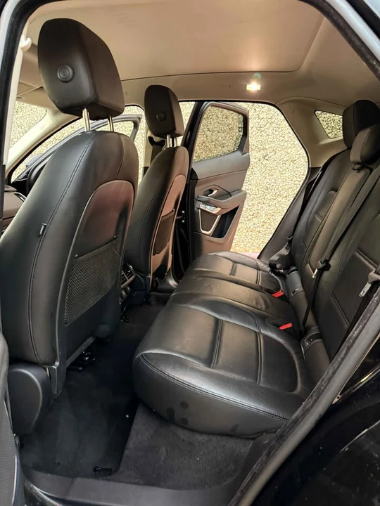 2018 Jaguar E-Pace - Image 14 of 20