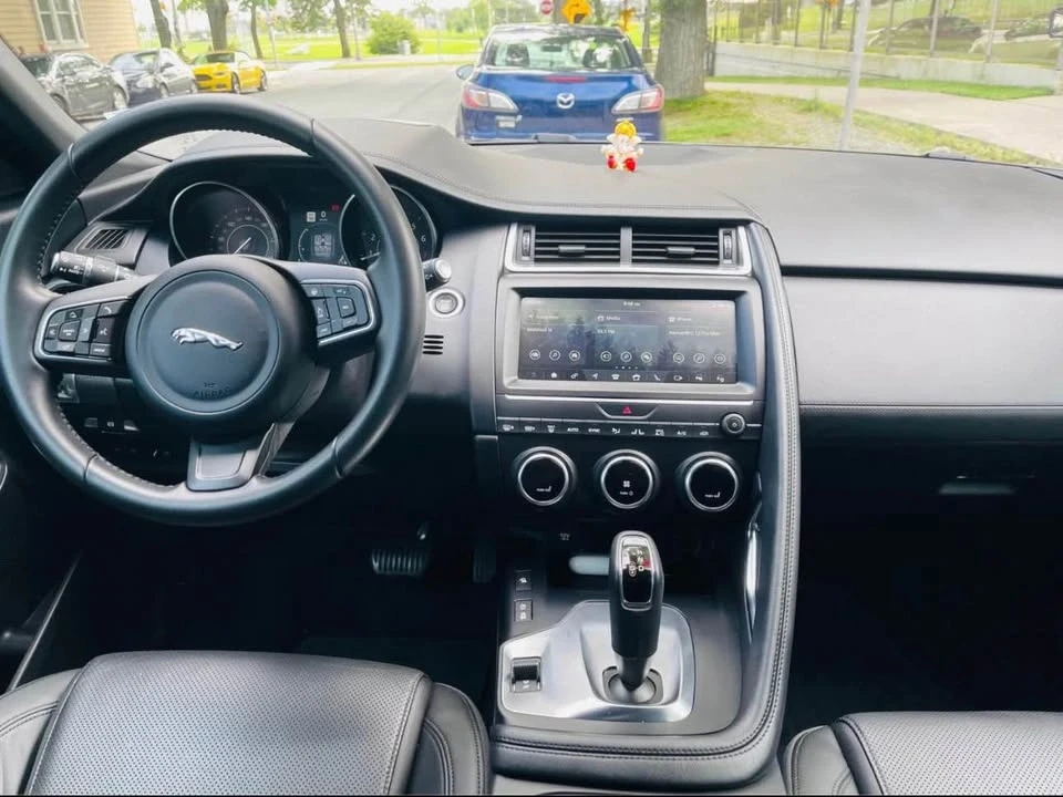 2018 Jaguar E-Pace - Image 6 of 8