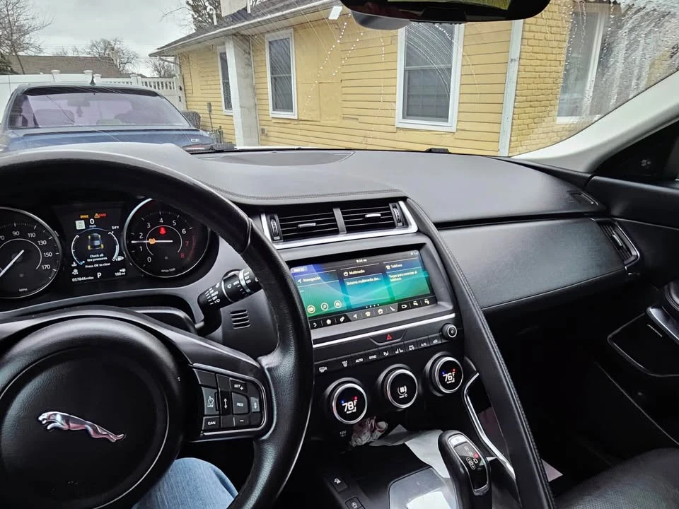 2018 Jaguar E-Pace - Image 5 of 7