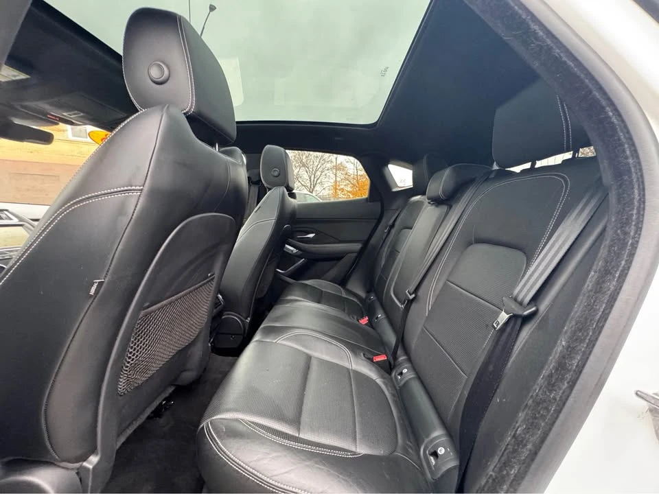 2018 Jaguar E-Pace - Image 10 of 17