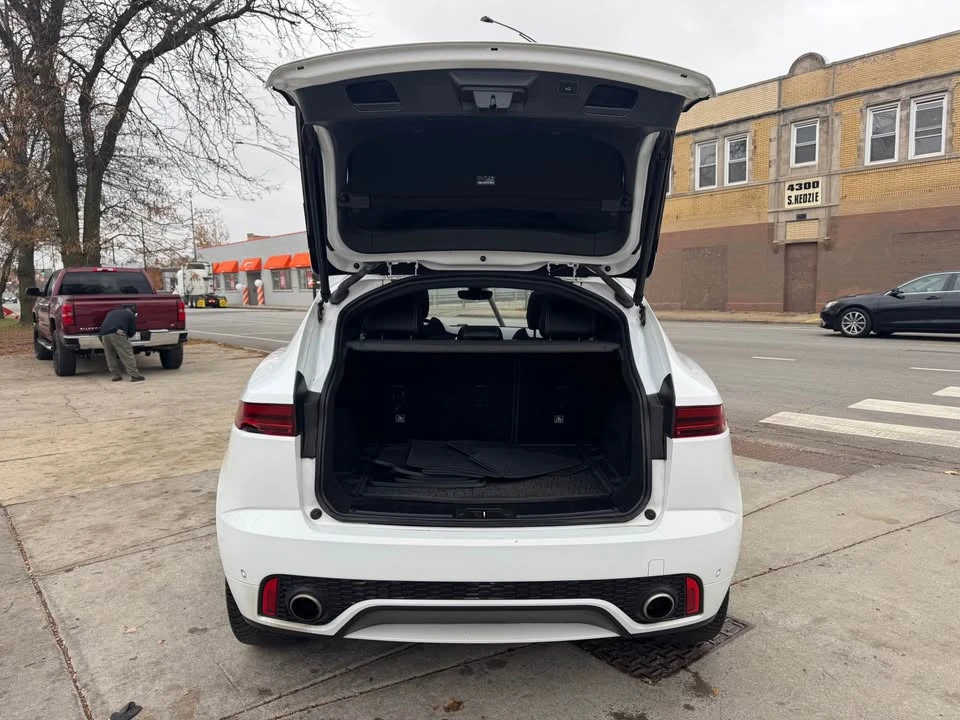 2018 Jaguar E-Pace - Image 16 of 17