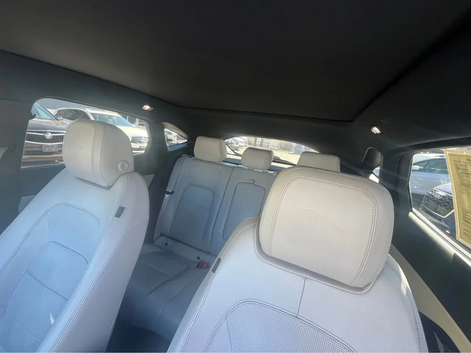 2018 Jaguar E-Pace - Image 9 of 16