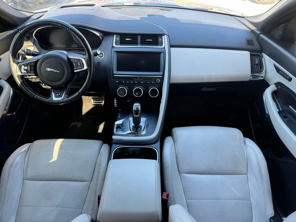 2018 Jaguar E-Pace - Image 10 of 15