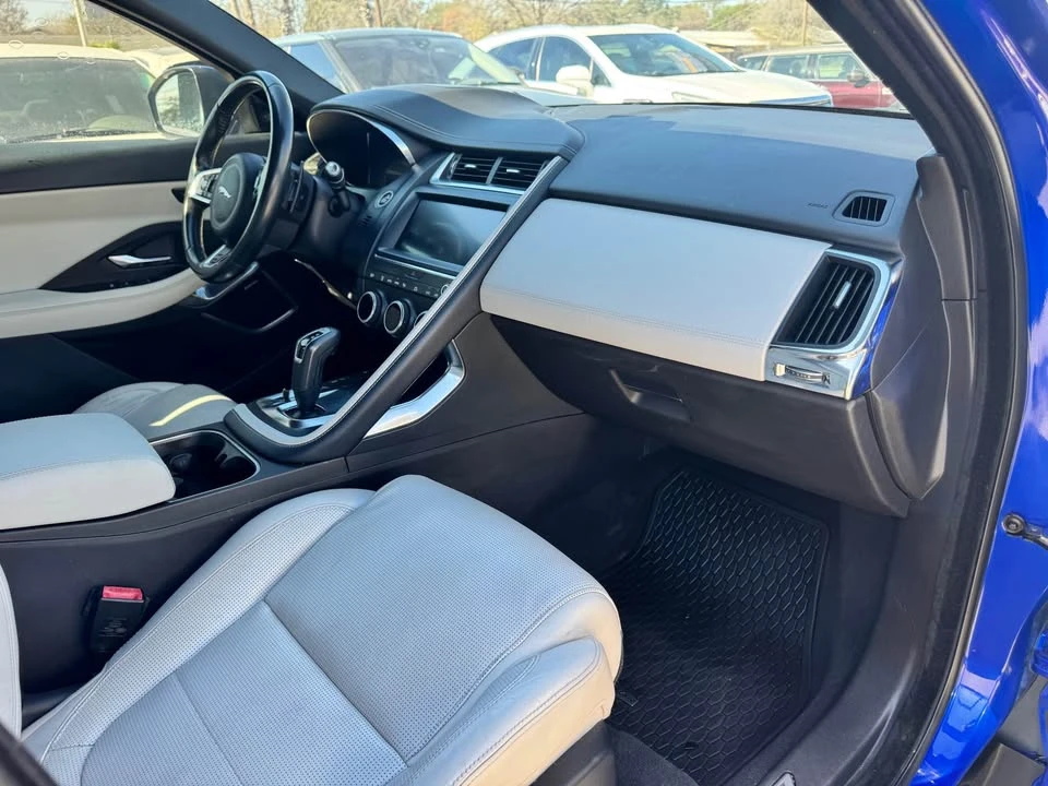 2018 Jaguar E-Pace - Image 7 of 15