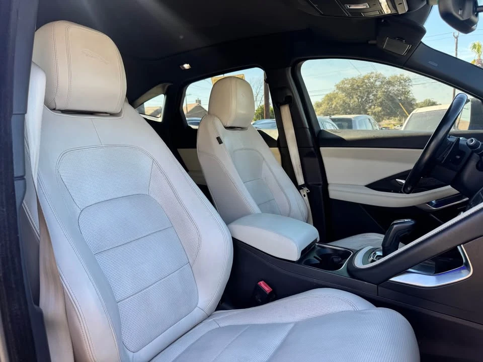 2018 Jaguar E-Pace - Image 8 of 15