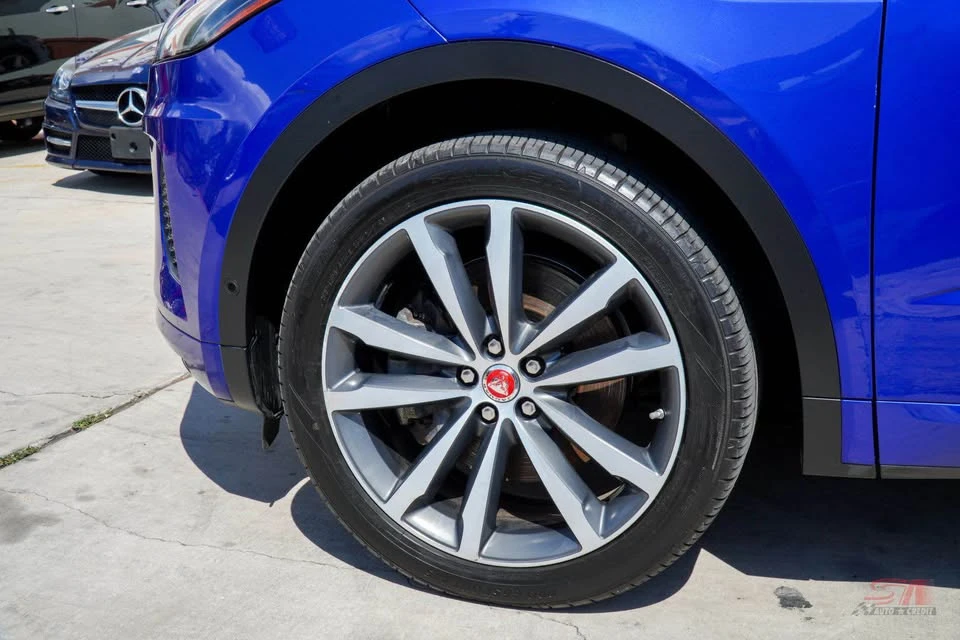 2018 Jaguar E-Pace - Image 7 of 20