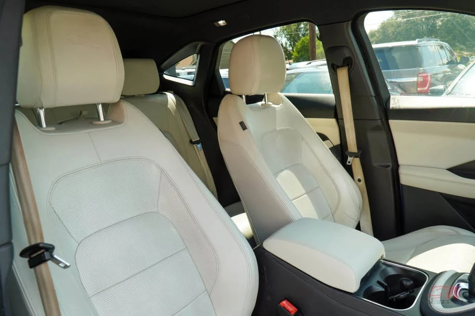 2018 Jaguar E-Pace - Image 14 of 20