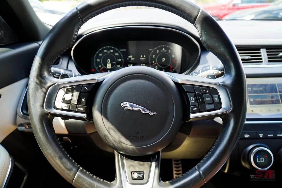 2018 Jaguar E-Pace - Image 17 of 20