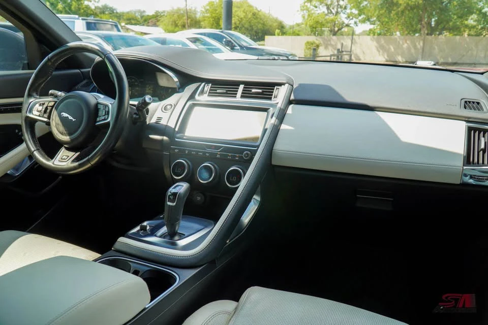 2018 Jaguar E-Pace - Image 13 of 20