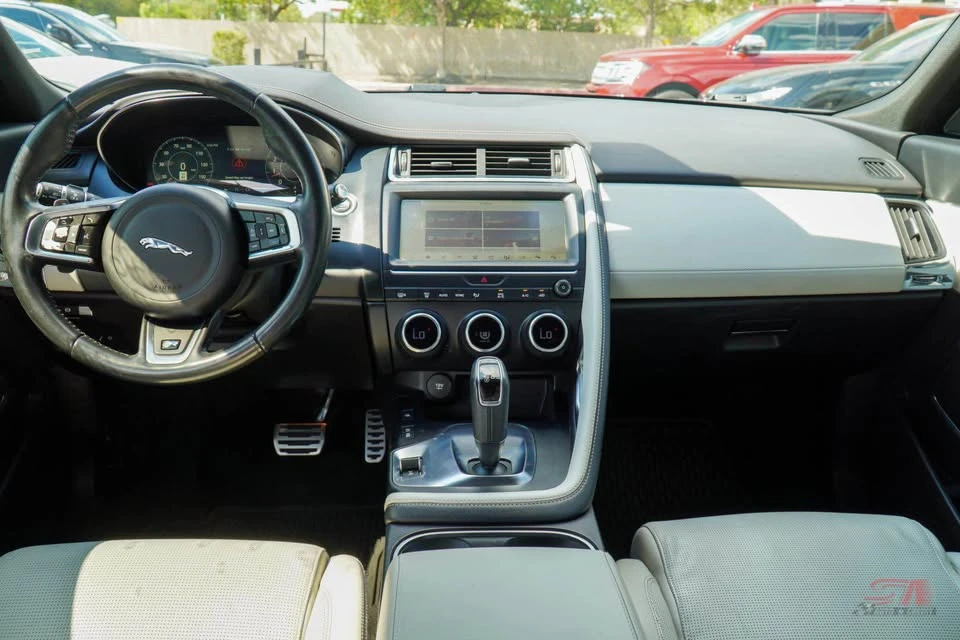 2018 Jaguar E-Pace - Image 12 of 20